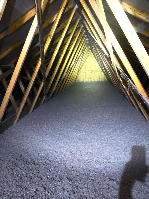 Referenssikuva eristyskohteesta