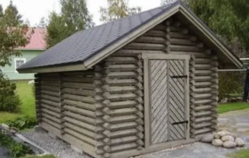 Puuliiteri pihalla Uudellamaalla